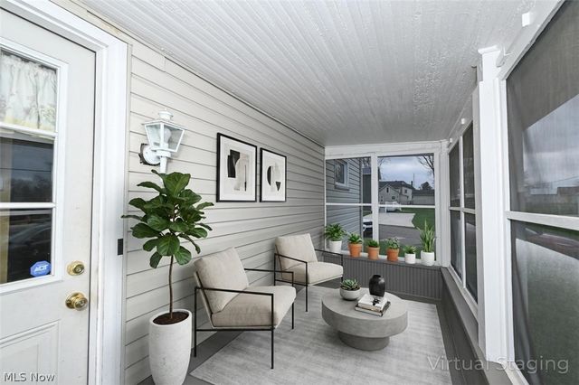 329 Redwood Street SW, Beach City, OH 44608