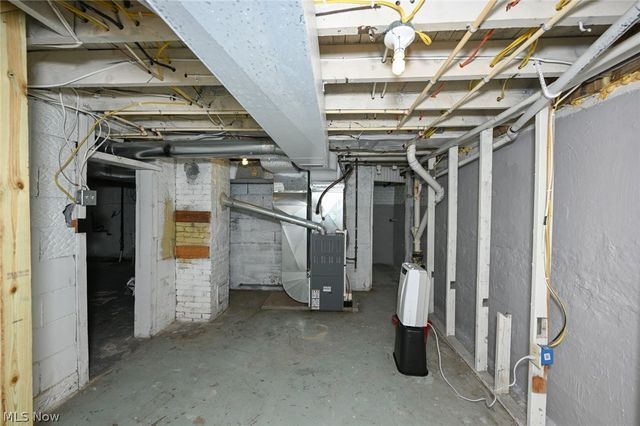 329 Redwood Street SW, Beach City, OH 44608