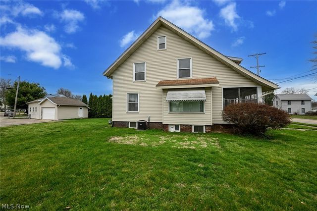 329 Redwood Street SW, Beach City, OH 44608