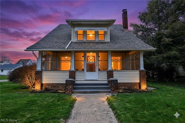 329 Redwood Street SW, Beach City, OH 44608