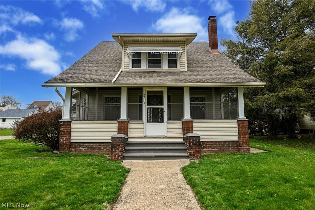 329 Redwood Street SW, Beach City, OH 44608