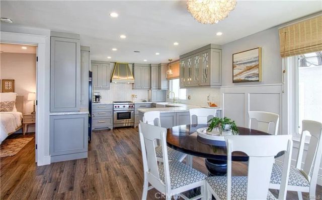 1119 E Balboa Boulevard A, Newport Beach, CA 92661