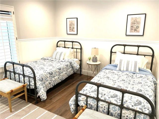 1119 E Balboa Boulevard A, Newport Beach, CA 92661