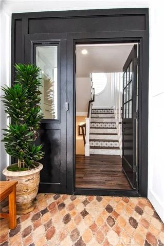 1119 E Balboa Boulevard A, Newport Beach, CA 92661