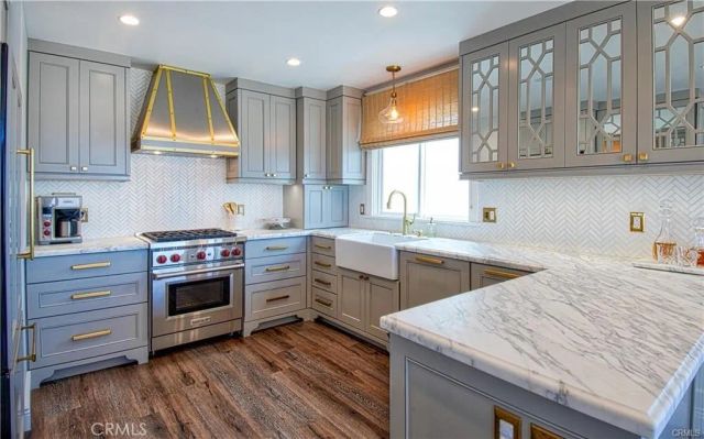 1119 E Balboa Boulevard A, Newport Beach, CA 92661