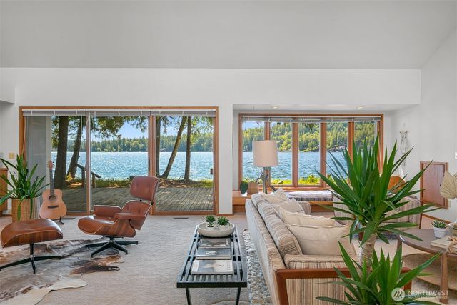 3169 Agate Bay Lane, Bellingham, WA 98226