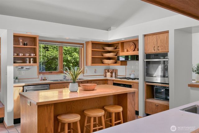 3169 Agate Bay Lane, Bellingham, WA 98226
