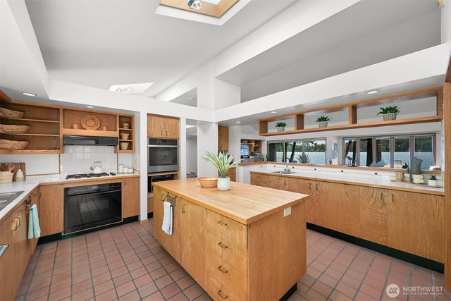 3169 Agate Bay Lane, Bellingham, WA 98226
