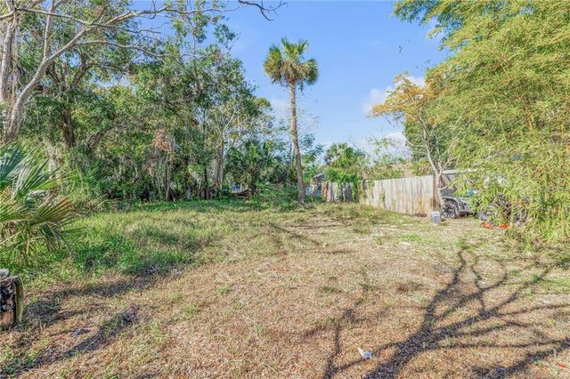 534 N MYRTLE AVENUE, New Smyrna Beach, FL 32168