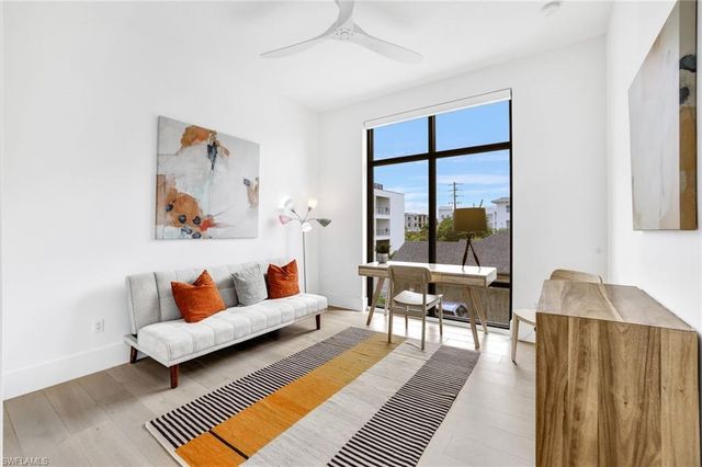 850 Central AVE 207, Naples, FL 34102