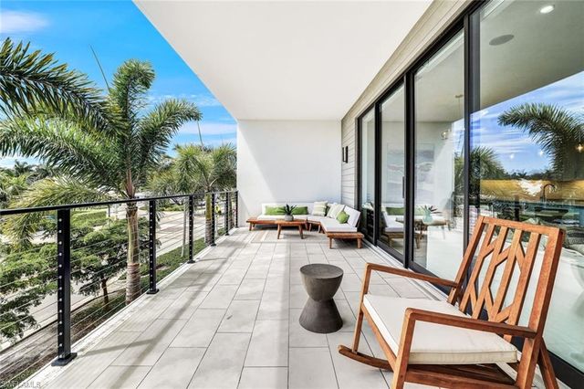 850 Central AVE 207, Naples, FL 34102