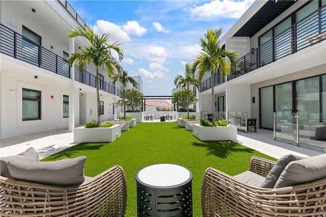 850 Central AVE 207, Naples, FL 34102