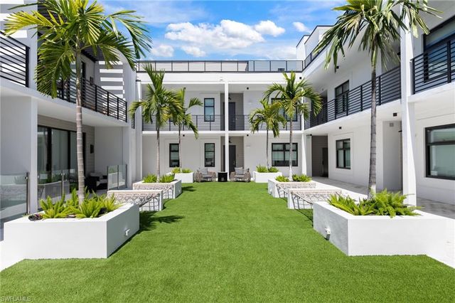 850 Central AVE 207, Naples, FL 34102