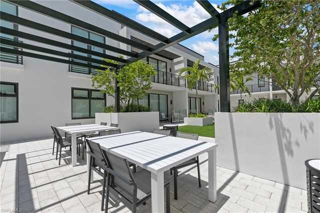 850 Central AVE 207, Naples, FL 34102