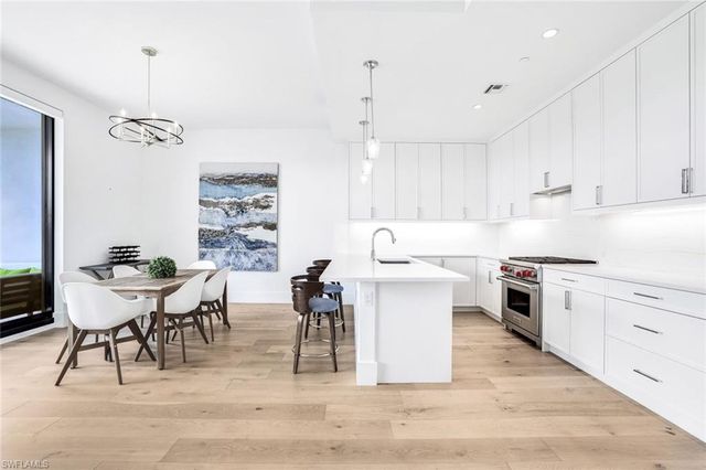 850 Central AVE 207, Naples, FL 34102