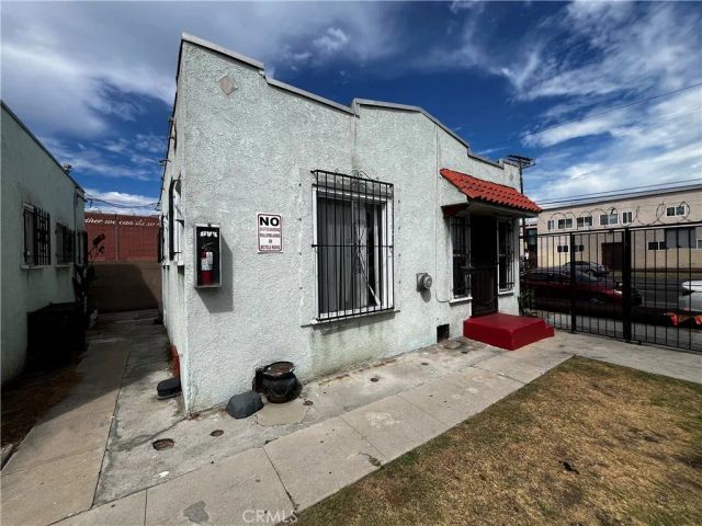 6325 S Figueroa Street, Los Angeles, CA 90003