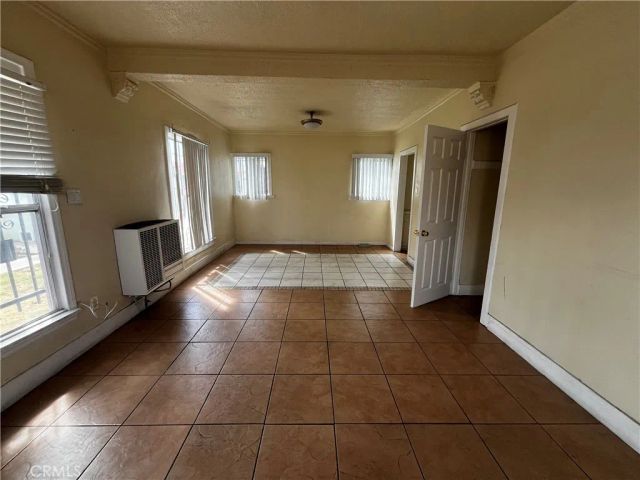 6325 S Figueroa Street, Los Angeles, CA 90003