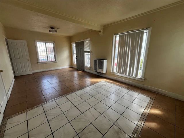 6325 S Figueroa Street, Los Angeles, CA 90003