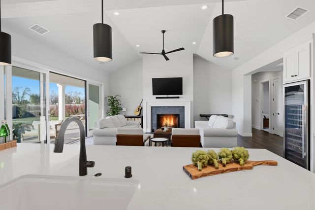 3000 Parella Ct, West Sacramento, CA 95691