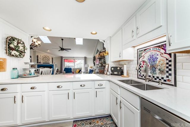 601 Woodlawn Dr Apt 28, Fairfield Bay, AR 72088