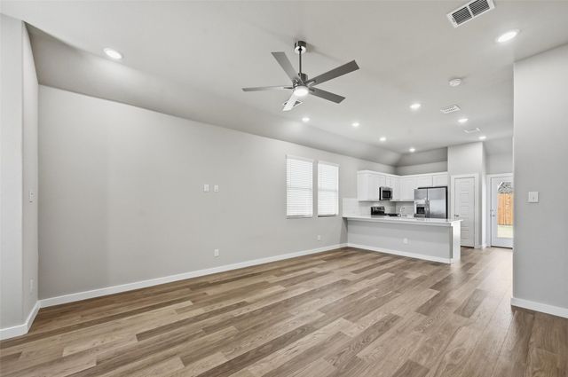 804 Pine Beach Drive, Princeton, TX 75071