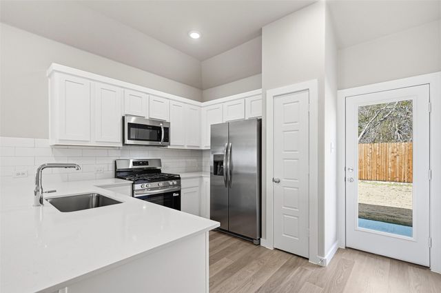 804 Pine Beach Drive, Princeton, TX 75071