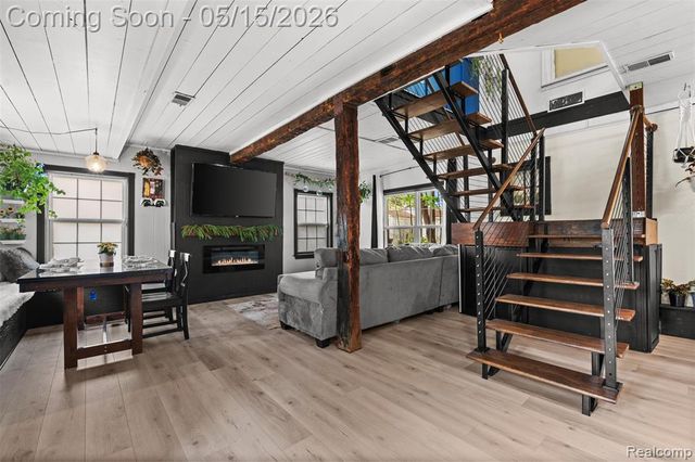 2472 Tackles Drive, White Lake, MI 48386