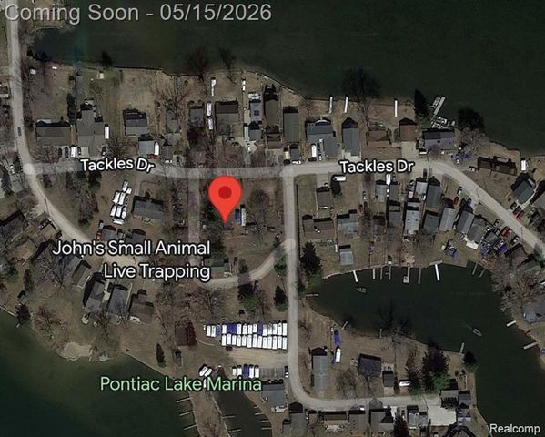 2472 Tackles Drive, White Lake, MI 48386