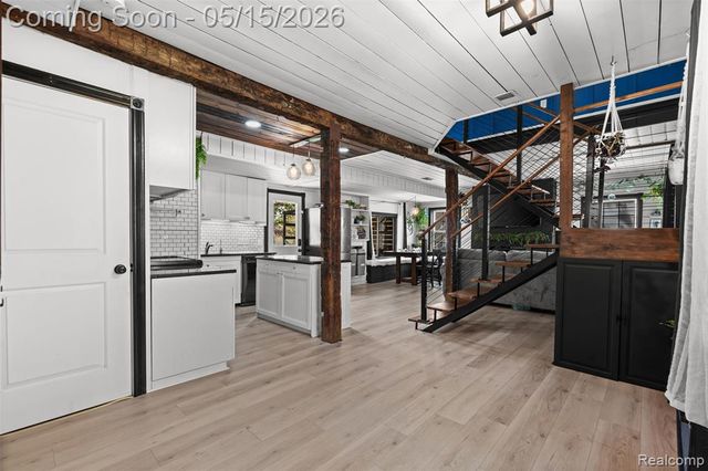 2472 Tackles Drive, White Lake, MI 48386
