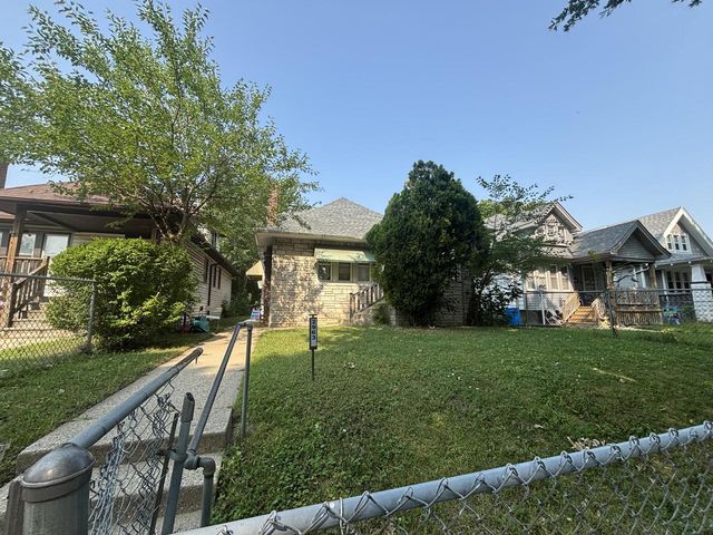 2963 N 36th STREET, Milwaukee, WI 53210