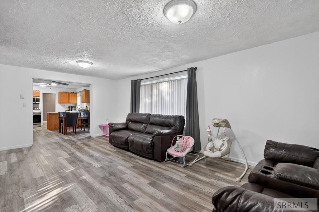 Image 10 of property listing at 1002 E Street, Rupert, ID 83350