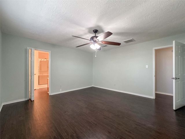 3119 Pilgrims Point Lane, Pearland, TX 77581