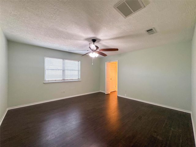 3119 Pilgrims Point Lane, Pearland, TX 77581