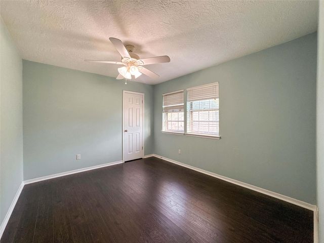 3119 Pilgrims Point Lane, Pearland, TX 77581