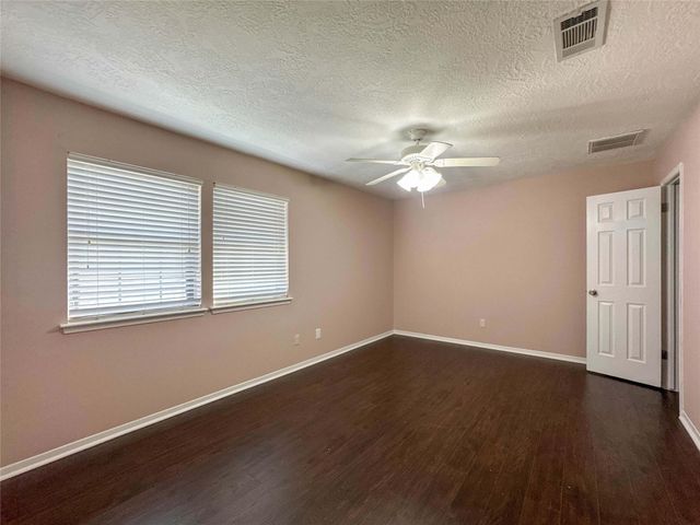 3119 Pilgrims Point Lane, Pearland, TX 77581