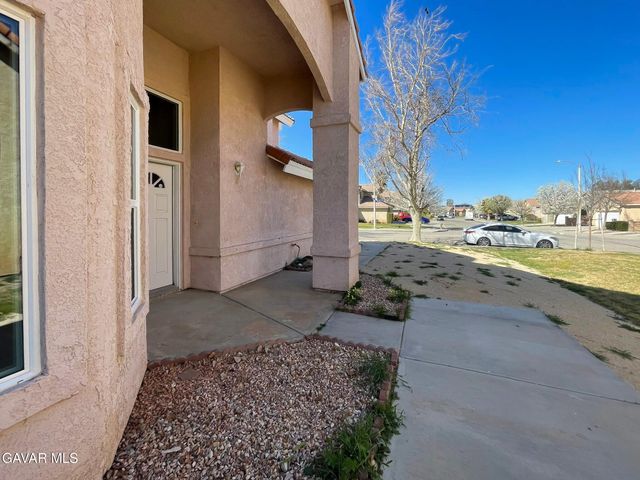 1768 E Mesa Drive, Lancaster, CA 93535