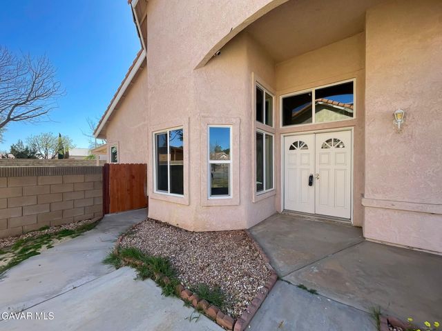 1768 E Mesa Drive, Lancaster, CA 93535