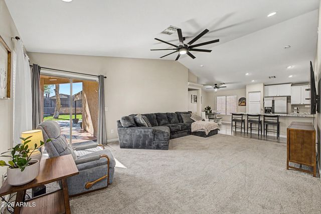 23528 N EL FRIO Court, Sun City, AZ 85373