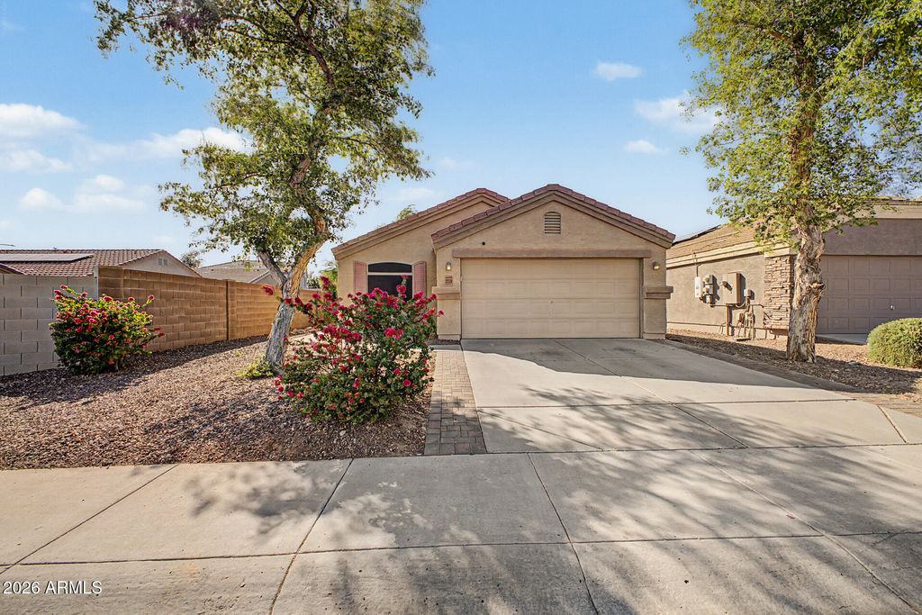 23528 N EL FRIO Court, Sun City, AZ 85373