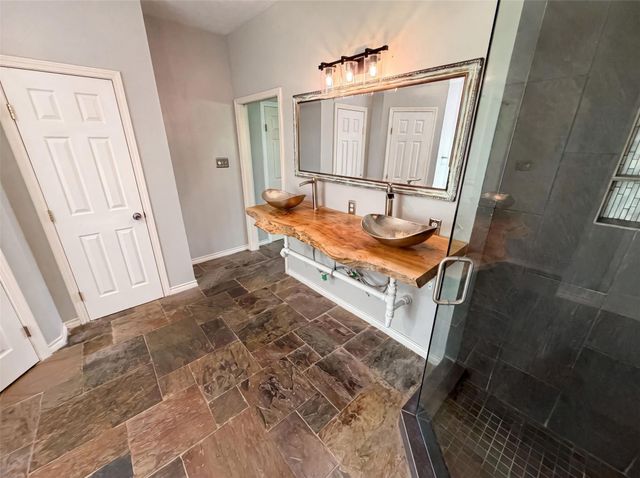 7934 Round Rock Drive, Houston, TX 77049