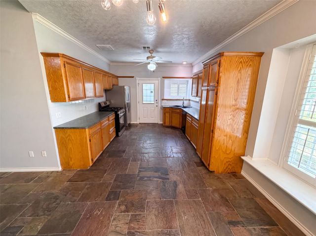 7934 Round Rock Drive, Houston, TX 77049