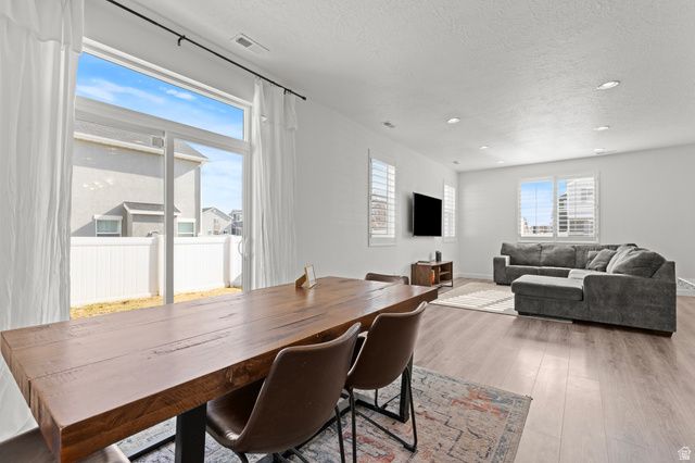 1912 W PARKVIEW DR, Syracuse, UT 84075