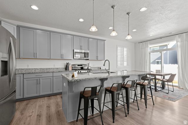 1912 W PARKVIEW DR, Syracuse, UT 84075