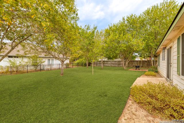 1132 Mira Loma Lane, San Marcos, TX 78666