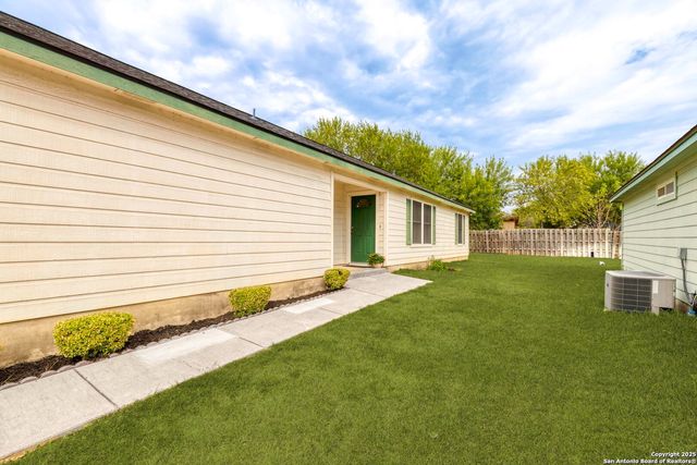 1132 Mira Loma Lane, San Marcos, TX 78666