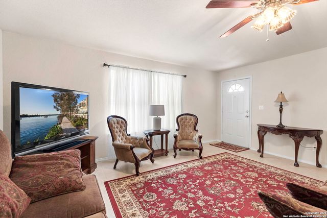 1132 Mira Loma Lane, San Marcos, TX 78666