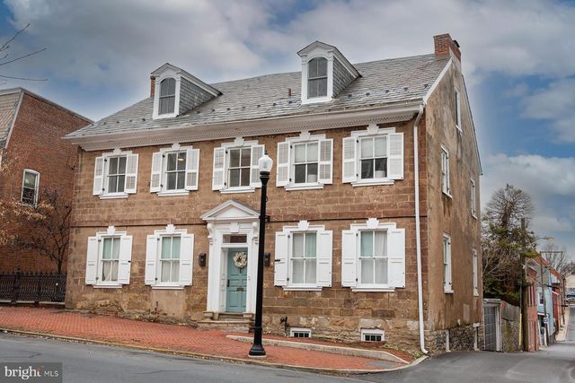 323 W KING ST, Lancaster, PA 17603