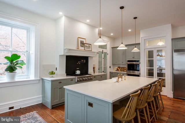 323 W KING ST, Lancaster, PA 17603