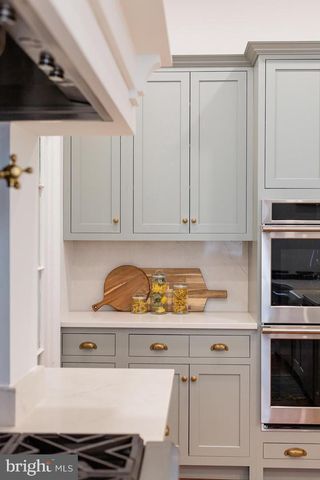 323 W KING ST, Lancaster, PA 17603