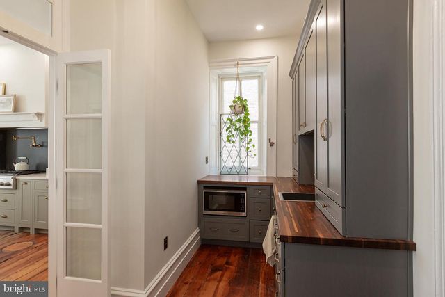 323 W KING ST, Lancaster, PA 17603